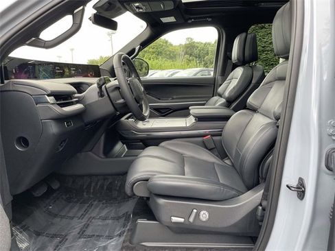 Used 2025 Lincoln Navigator Reserve w/ Jet Appearance Package image 12