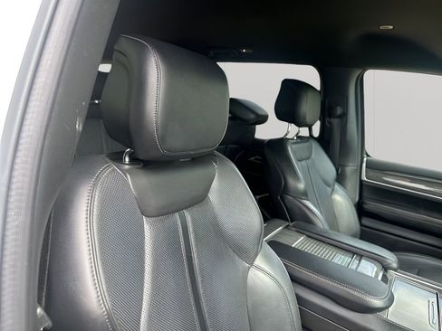 Used 2022 Jeep Wagoneer Series II image 15