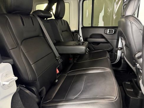 Used 2023 Jeep Wrangler Unlimited Sahara AWD/4WD image 29