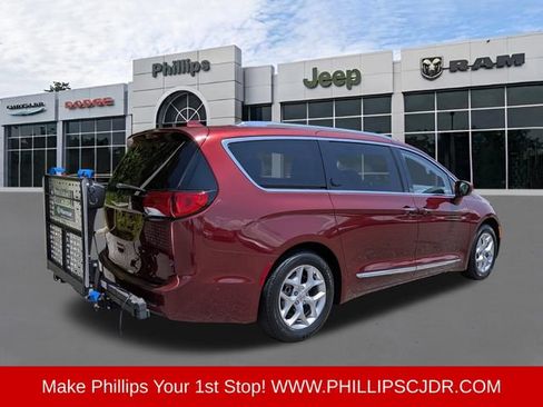 Certified 2018 Chrysler Pacifica Touring-L Plus w/ Advanced Safetytec Group FWD image 3