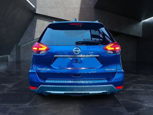 Used 2018 Nissan Rogue SV image 17