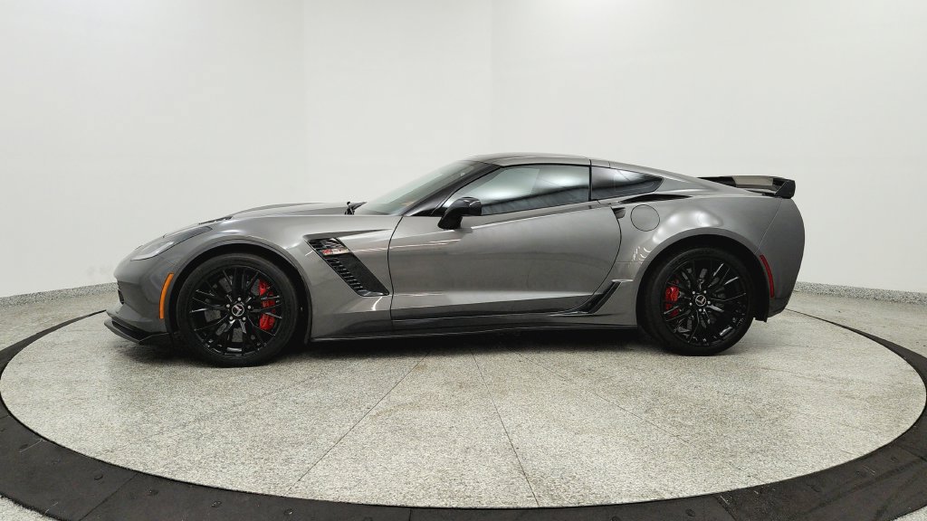 Used 2015 Chevrolet Corvette Z06 w/ 3LZ Preferred Equipment Group RWD image 2