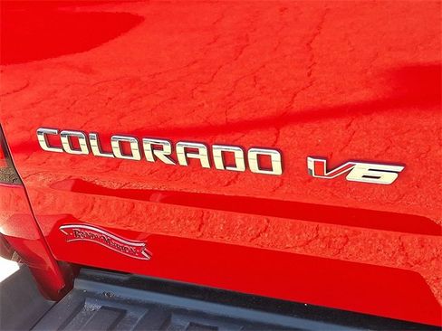 Used 2017 Chevrolet Colorado Z71 image 30