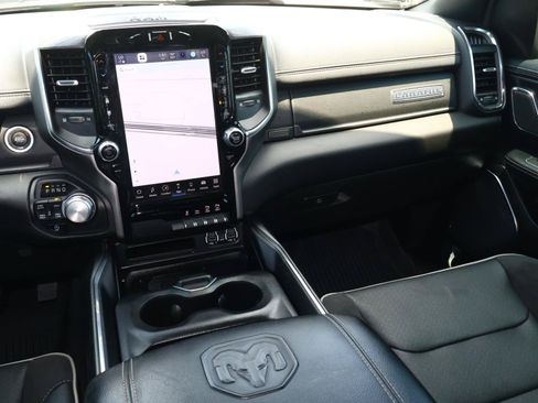 Used 2024 RAM 1500 Laramie AWD/4WD image 12