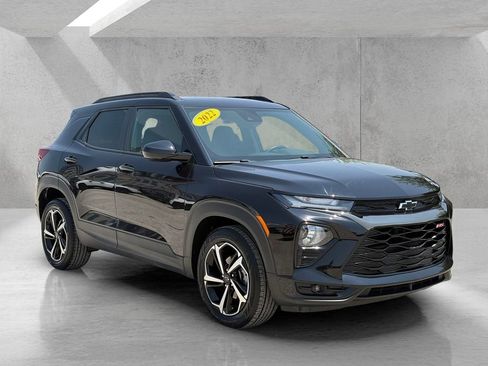 Used 2022 Chevrolet TrailBlazer RS FWD image 3