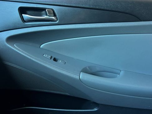 Used 2013 Hyundai Sonata SE w/ Navigation & Sunroof Pkg FWD image 19