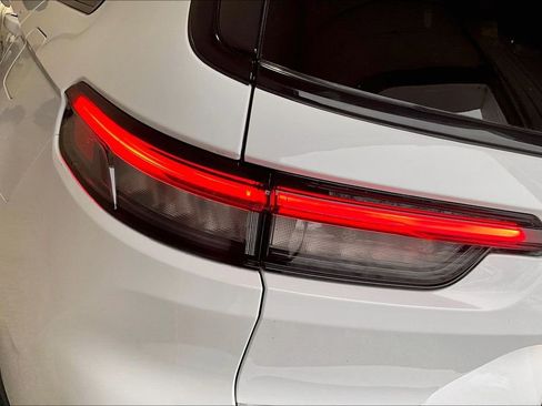 Used 2023 Jeep Grand Cherokee L Altitude image 23