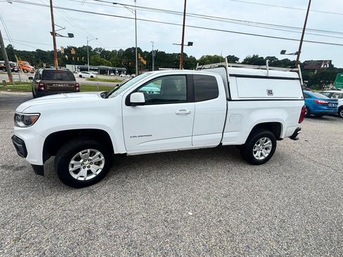 Used 2022 Chevrolet Colorado LT w/ Safety Package RWD image 9
