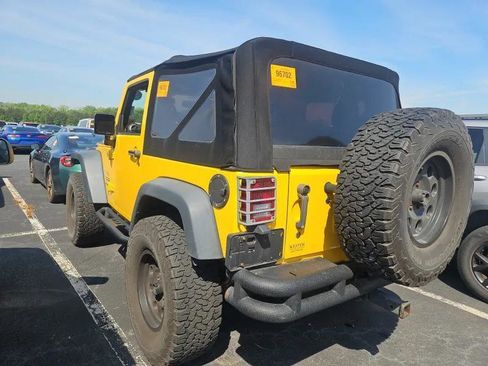 Used 2015 Jeep Wrangler Sport w/ Quick Order Package 24S AWD/4WD image 2