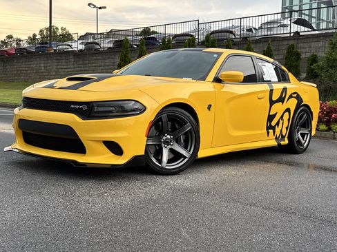 Used 2018 Dodge Charger SRT Hellcat RWD image 5