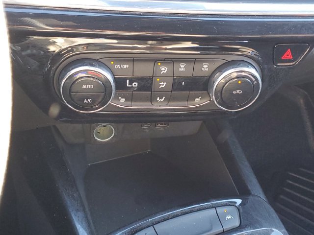 Used 2025 Chevrolet Trax RS w/ Driver Confidence Package FWD image 26