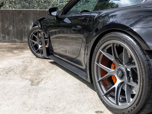 Used 2025 Porsche 911 GT3 RS image 21