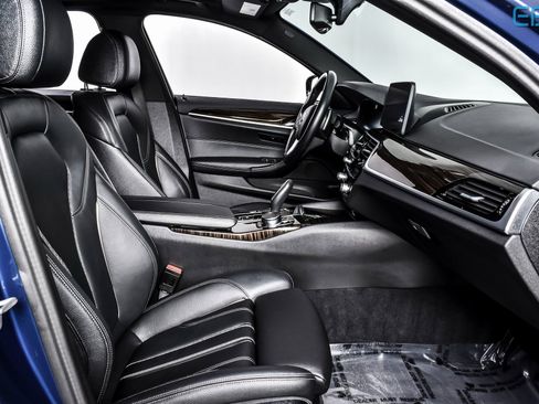 Used 2023 BMW 530e xDrive image 25