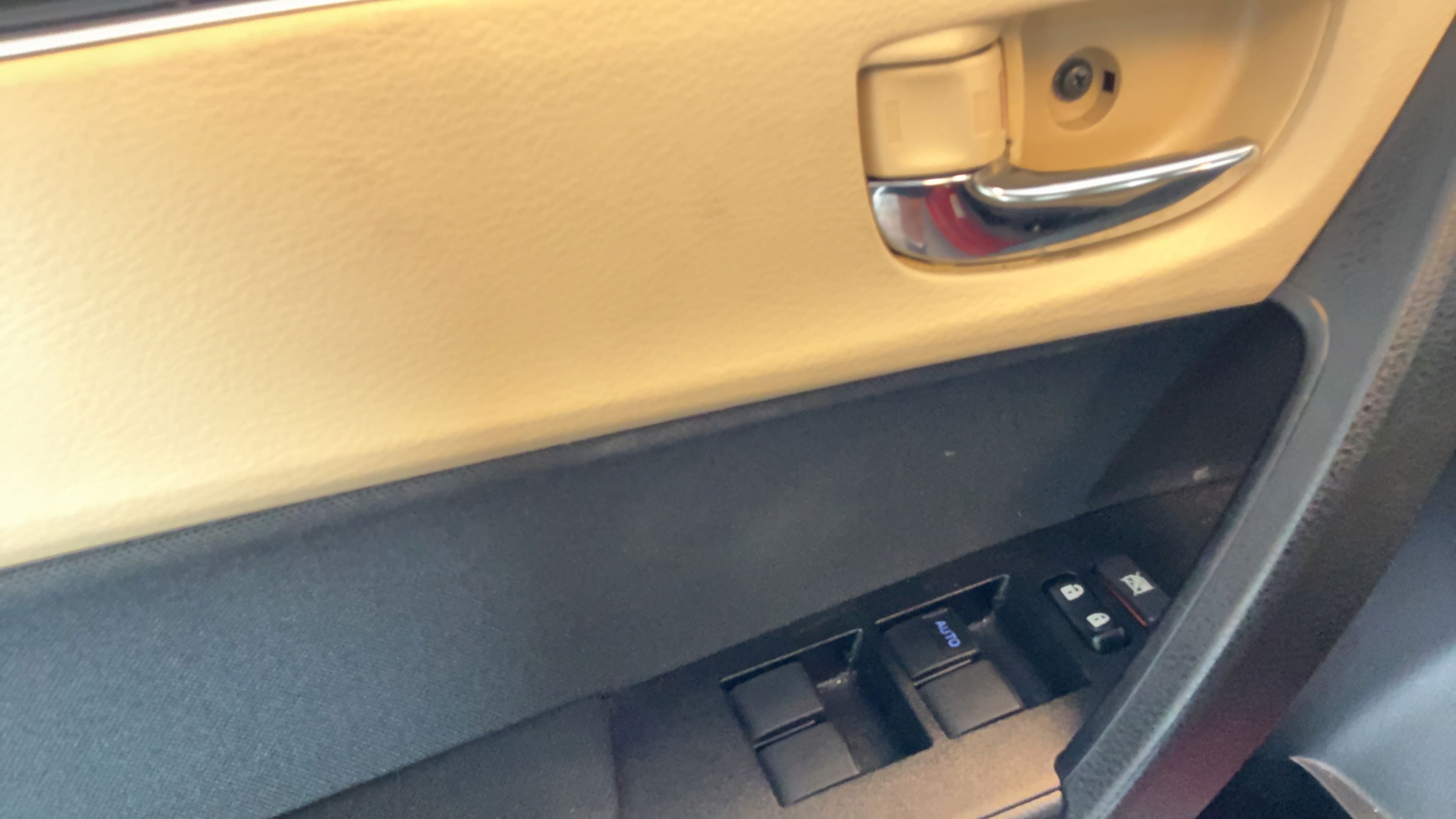 Used 2019 Toyota Corolla LE FWD image 24