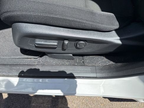 Used 2023 Honda CR-V EX image 16