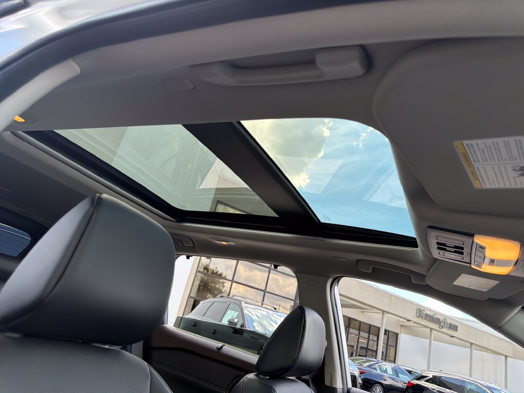 Used 2023 Nissan Rogue SV w/ SV Premium B Package FWD image 10