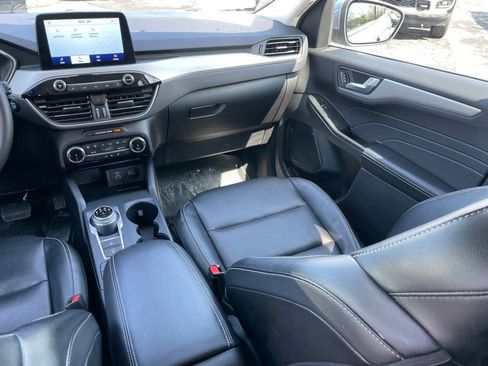 Used 2022 Ford Escape SEL image 9