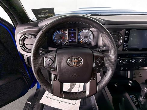 Used 2021 Toyota Tacoma TRD Sport image 11