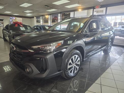 Used 2023 Subaru Outback Premium image 1