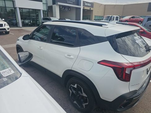 Certified 2025 Kia Seltos S FWD image 9