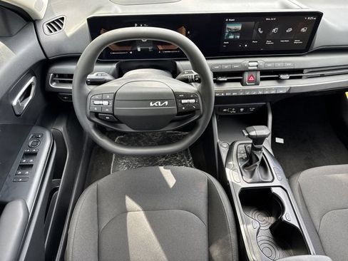 New 2026 Kia K4 FWD image 11