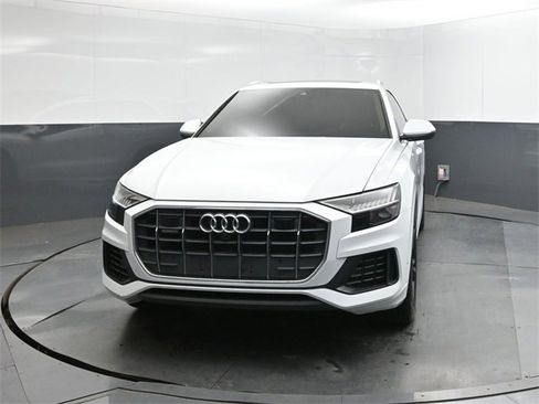 Used 2023 Audi Q8 Premium image 30