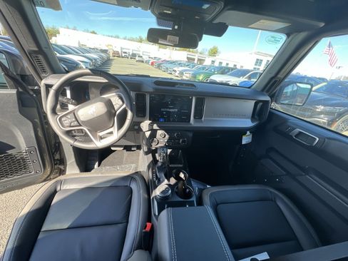 New 2025 Ford Bronco Outer Banks image 23