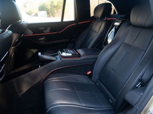 Used 2021 Mercedes-Benz Maybach GLS 600 4MATIC image 40