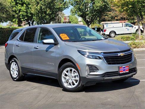 Used 2024 Chevrolet Equinox LT image 2