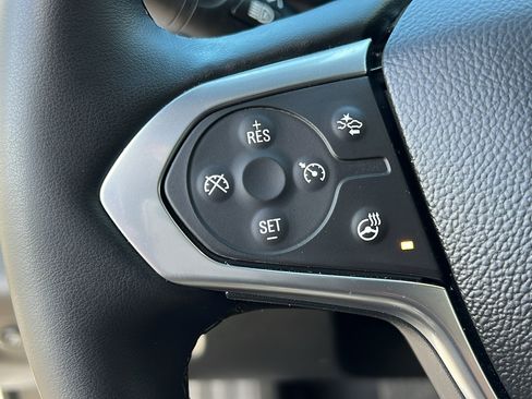 Certified 2023 Chevrolet Traverse LT w/ LT Premium Package image 25