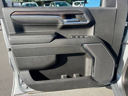 Used 2023 Chevrolet Silverado 1500 LT AWD/4WD image 19