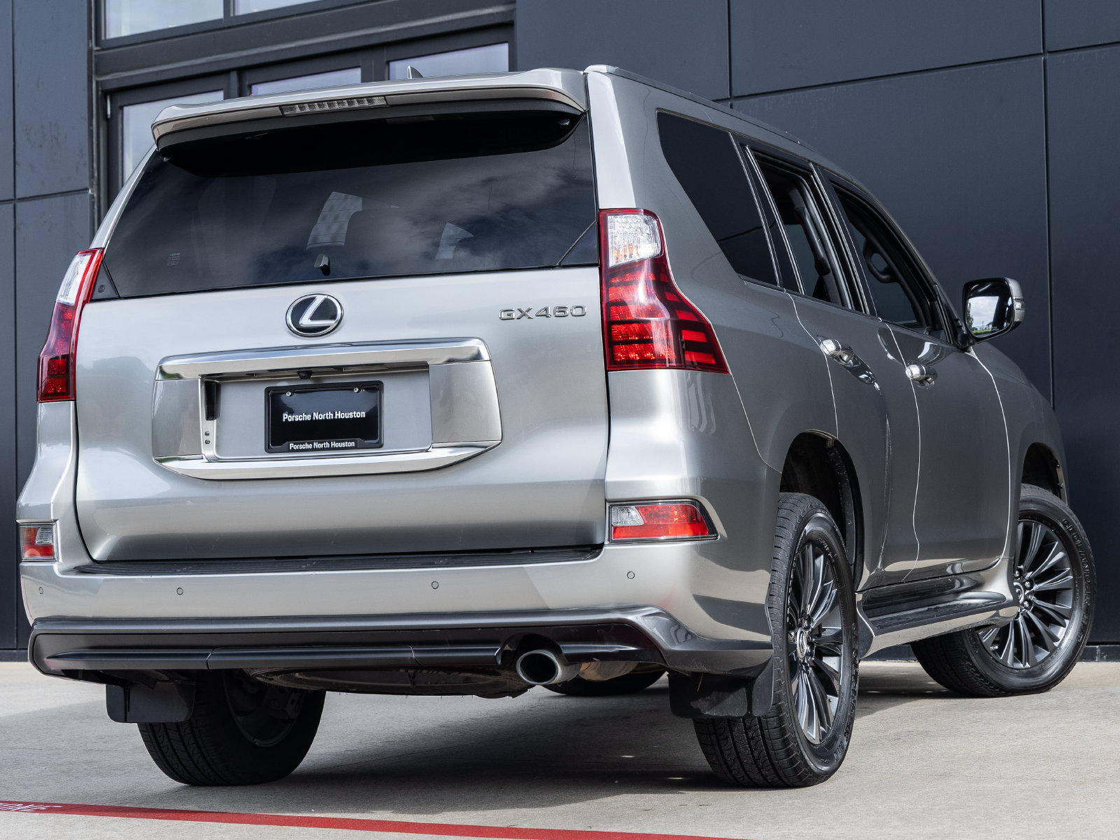 Used 2022 Lexus GX 460 Premium w/ Accessory Package AWD/4WD image 8
