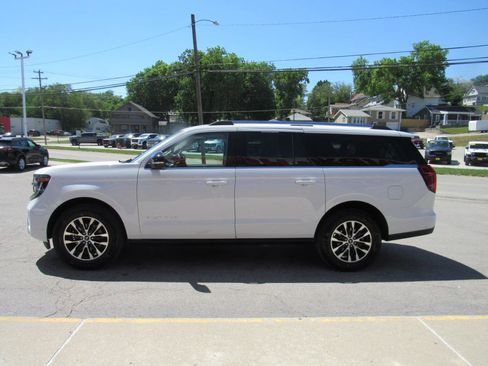 Used 2025 Ford Expedition Max Platinum AWD/4WD image 10