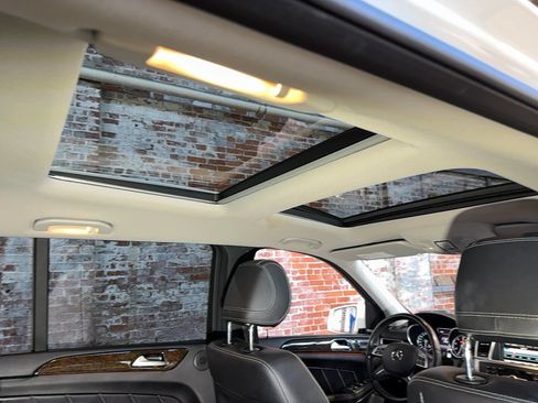 Used 2014 Mercedes-Benz GL 450 4MATIC image 93