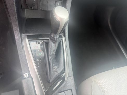 Used 2014 Toyota Corolla LE FWD image 21