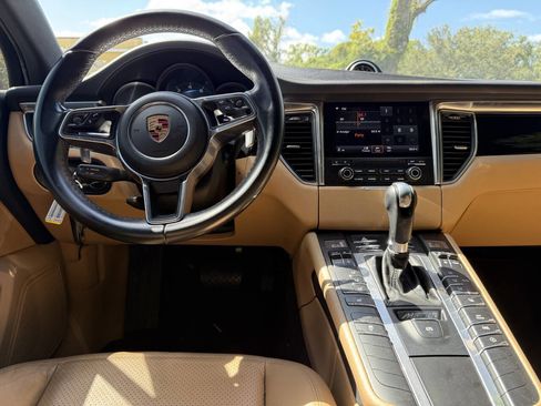 Used 2017 Porsche Macan image 14