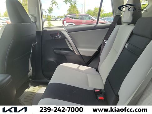 Used 2016 Toyota RAV4 XLE AWD/4WD image 6