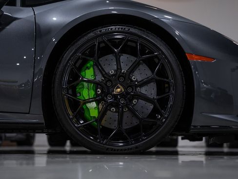 Used 2020 Lamborghini Huracan EVO image 45