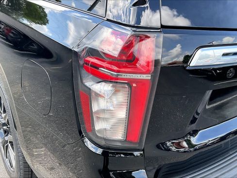 Used 2023 Chevrolet Tahoe High Country AWD/4WD image 29