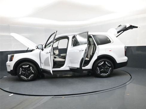 New 2025 Kia Telluride EX w/ EX Captain's Chair Package image 38