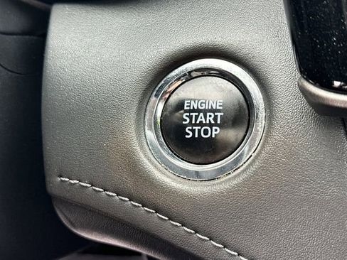 Used 2023 Toyota Highlander XLE AWD/4WD image 26