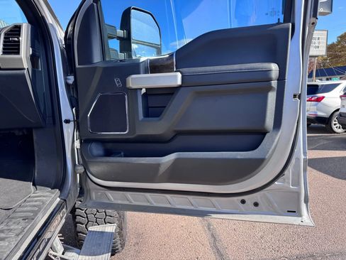 Used 2022 Ford F250 Lariat w/ Black Appearance Package image 21