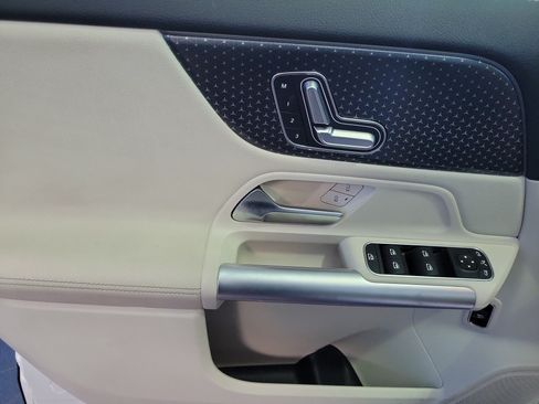 Used 2025 Mercedes-Benz GLA 250 image 15
