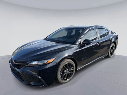 Used 2021 Toyota Camry SE image 8