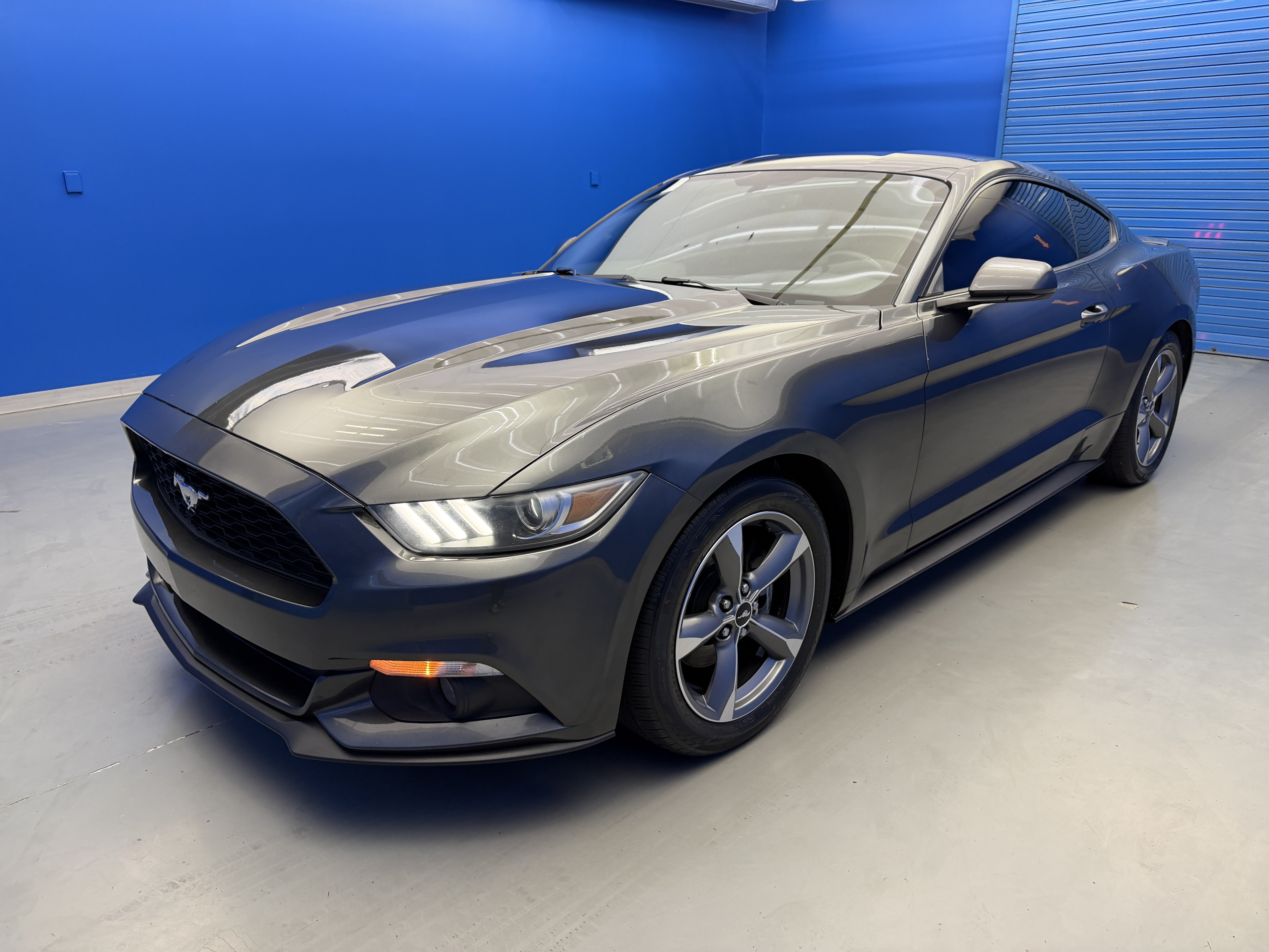 Used 2016 Ford Mustang Coupe w/ Equipment Group 051A RWD image 4
