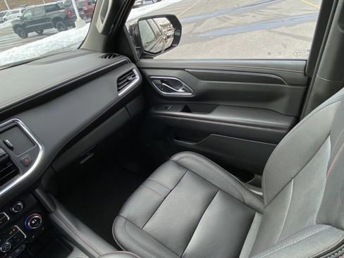 Used 2022 Chevrolet Suburban RST w/ Luxury Package image 27