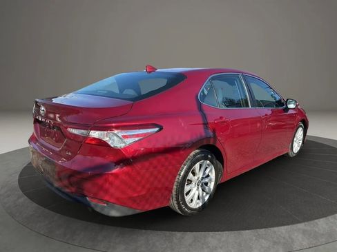Used 2020 Toyota Camry LE image 5