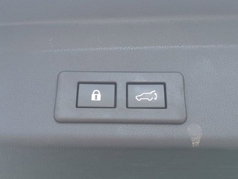 Used 2022 Subaru Ascent Limited w/ Technology Package AWD/4WD image 15