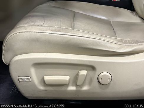 Used 2015 Toyota Highlander XLE FWD image 12