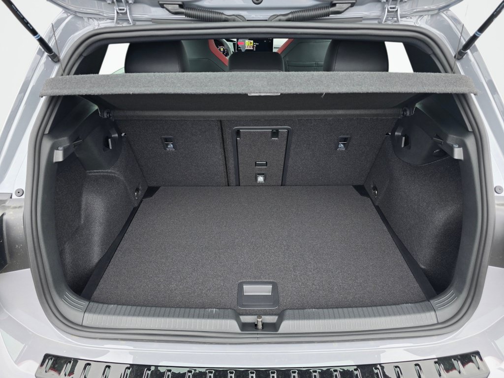 New 2026 Volkswagen GTI SE FWD image 15